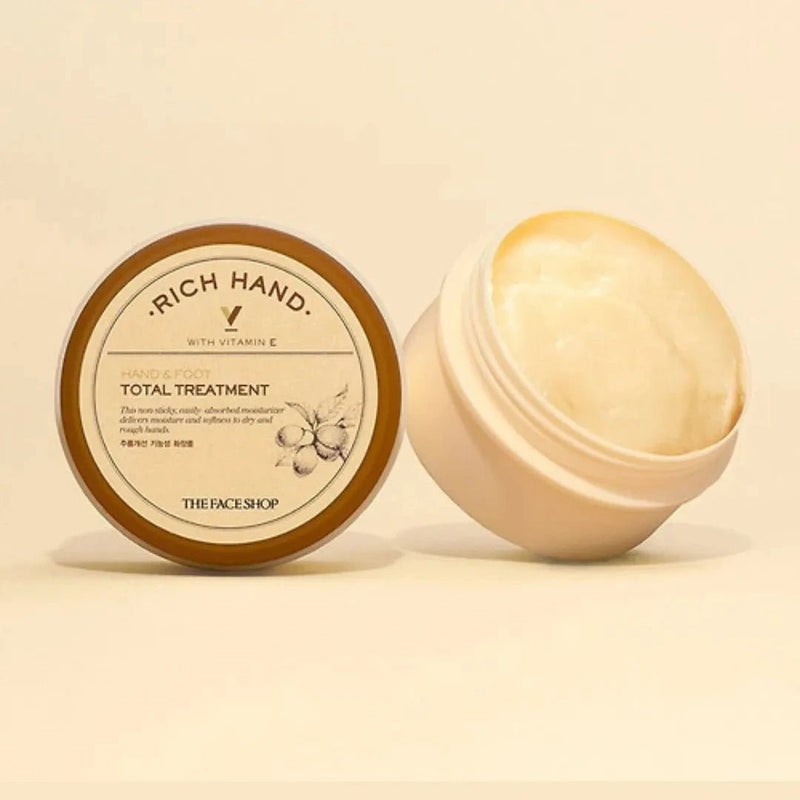 THE FACE SHOP - Rich Hand V Hand & Foot Total Treatment rankų kremas - haru.lt
Gilaus maitinimo rankų ir kojų kremas su karite sviestu, saulėgrąžų sėklų aliejumi ir marulos sėklų aliejumi